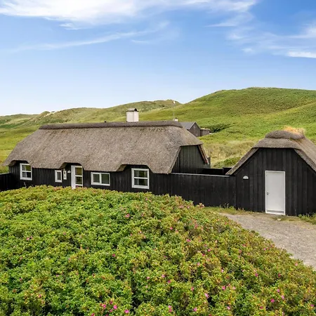 Fantastically Located With Billiards And Wellness Area Hvide Sande