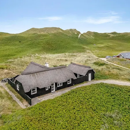 Fantastically Located With Billiards And Wellness Area Nyaraló *