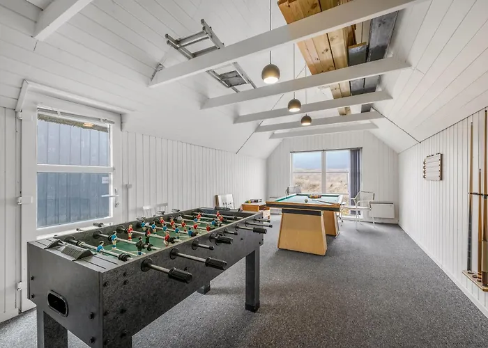 別荘 Fantastically Located With Billiards And Wellness Area ヴィデ・サンデ